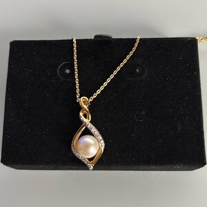 Cultures Freshwater Pearl Pendant Necklace